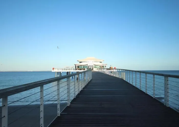 Lee Im Haus Demory *